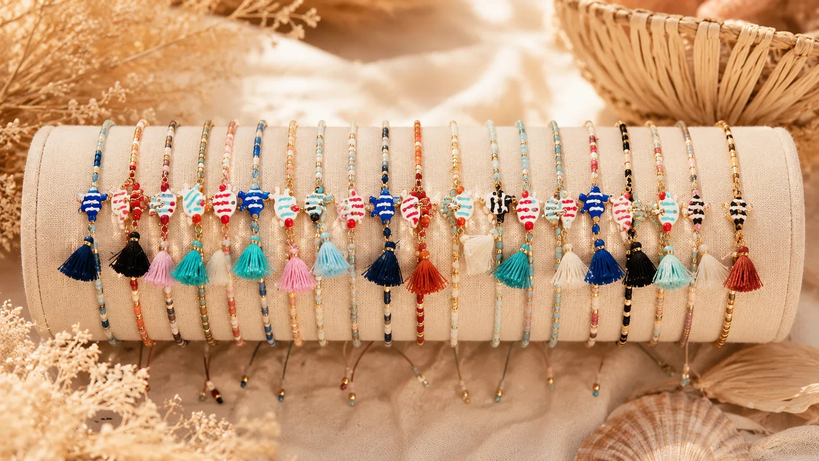Bracelet_femme_boho_perles_Miyuki_pompon_colore_1 - GoHappy