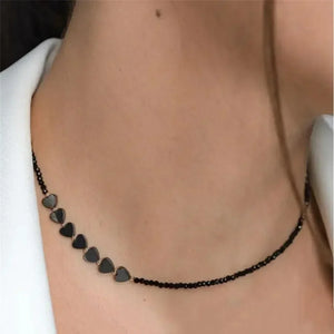 Collier noir perlé femme – cœurs discrets pour amoureuses urbaines - collier femme GoHappy
