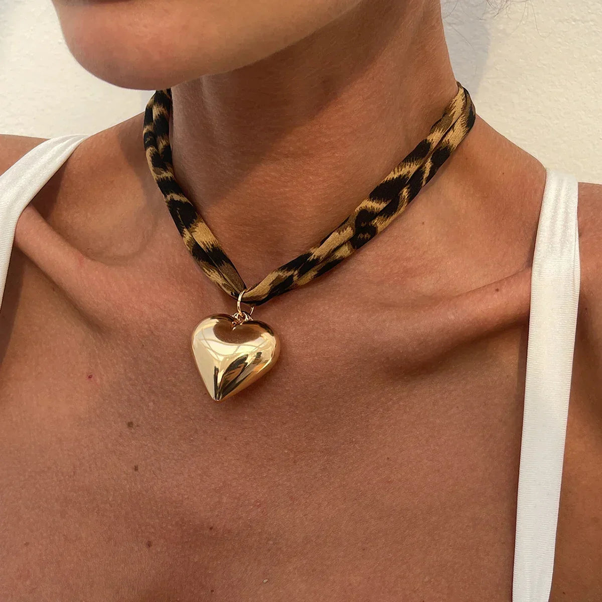 Collier Velours Léopard Pendentif Doré Femme Ethnique Boho Chic - collier femme GoHappy