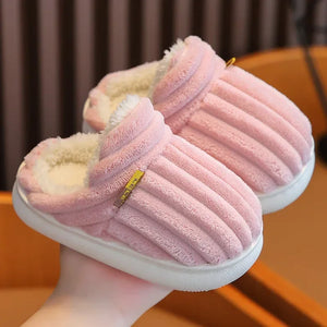 Smile Pop Winter pantoufles enfants peluche antidérapantes maison - pantoufles enfant GoHappy