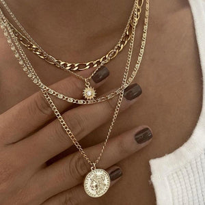 Colliers style bohème multirangs œil et croix - Colliers style bohème multirangs GoHappy