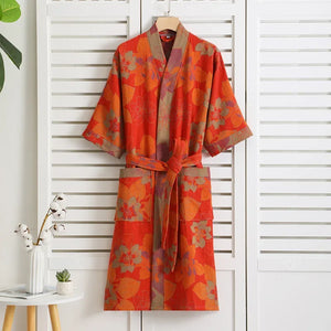 Peignoir kimono Céleste en coton, modèle Orange Pivoine, vue de face avec ceinture