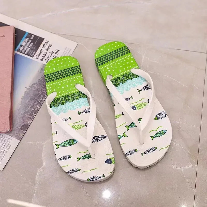 Tongs originales motif poisson, vert ou bleu, confort plage & piscine