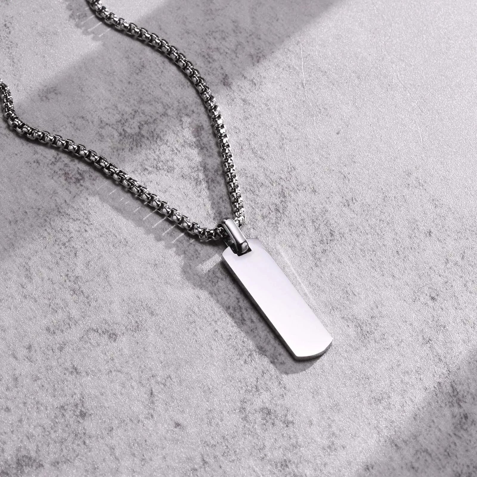 Collier Homme Acier Barre Minimaliste Géométrique Style Épuré