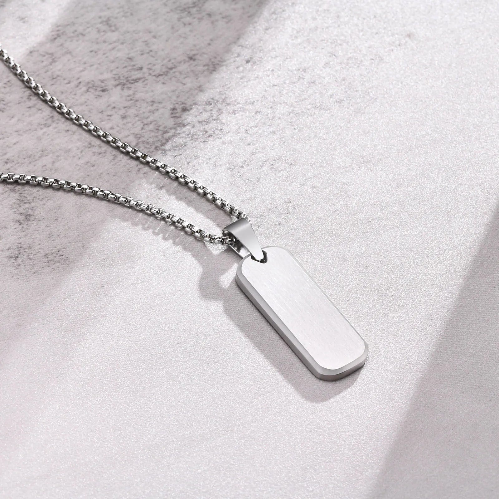 Collier Homme Acier Barre Minimaliste Géométrique Style Épuré