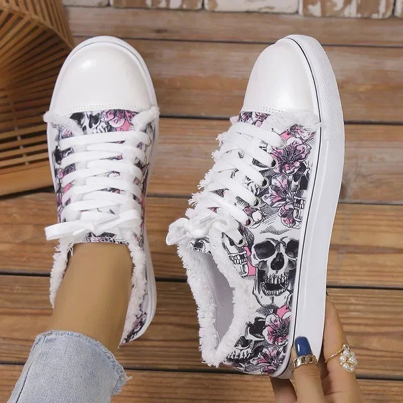 Baskets mode femme têtes de mort et fleurs roses - chaussures tissu femmes GoHappy