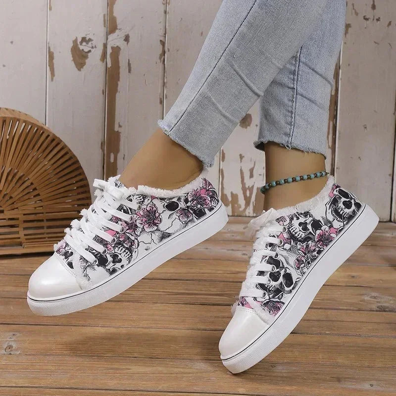 Baskets mode femme têtes de mort et fleurs roses - chaussures tissu femmes GoHappy