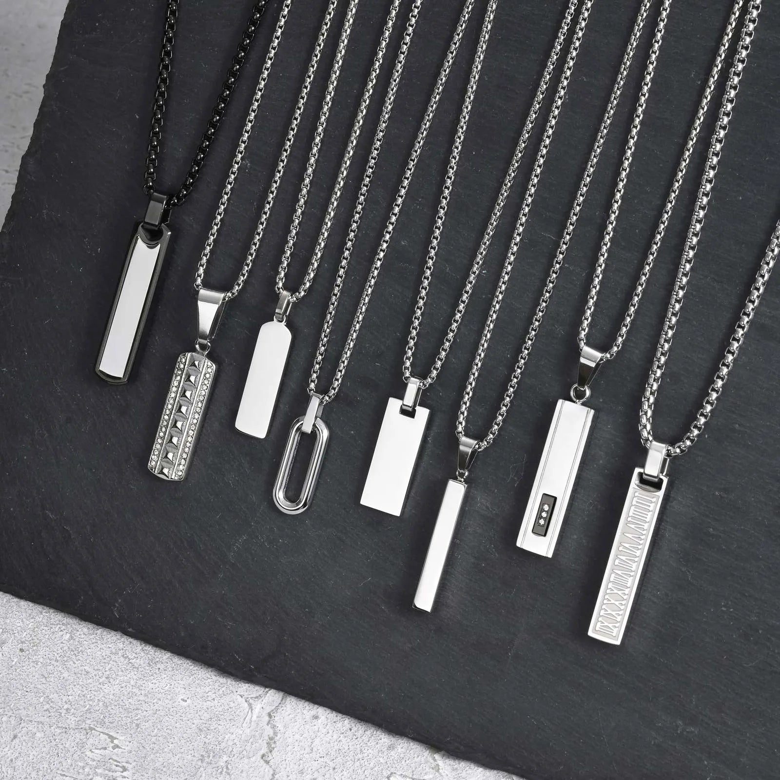 Collier Homme Acier Barre Minimaliste Géométrique Style Épuré