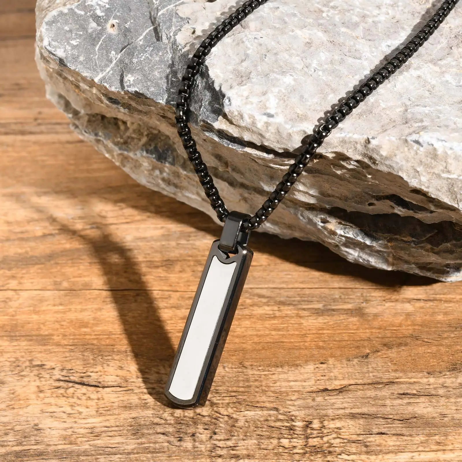 Collier Homme Acier Barre Minimaliste Géométrique Style Épuré