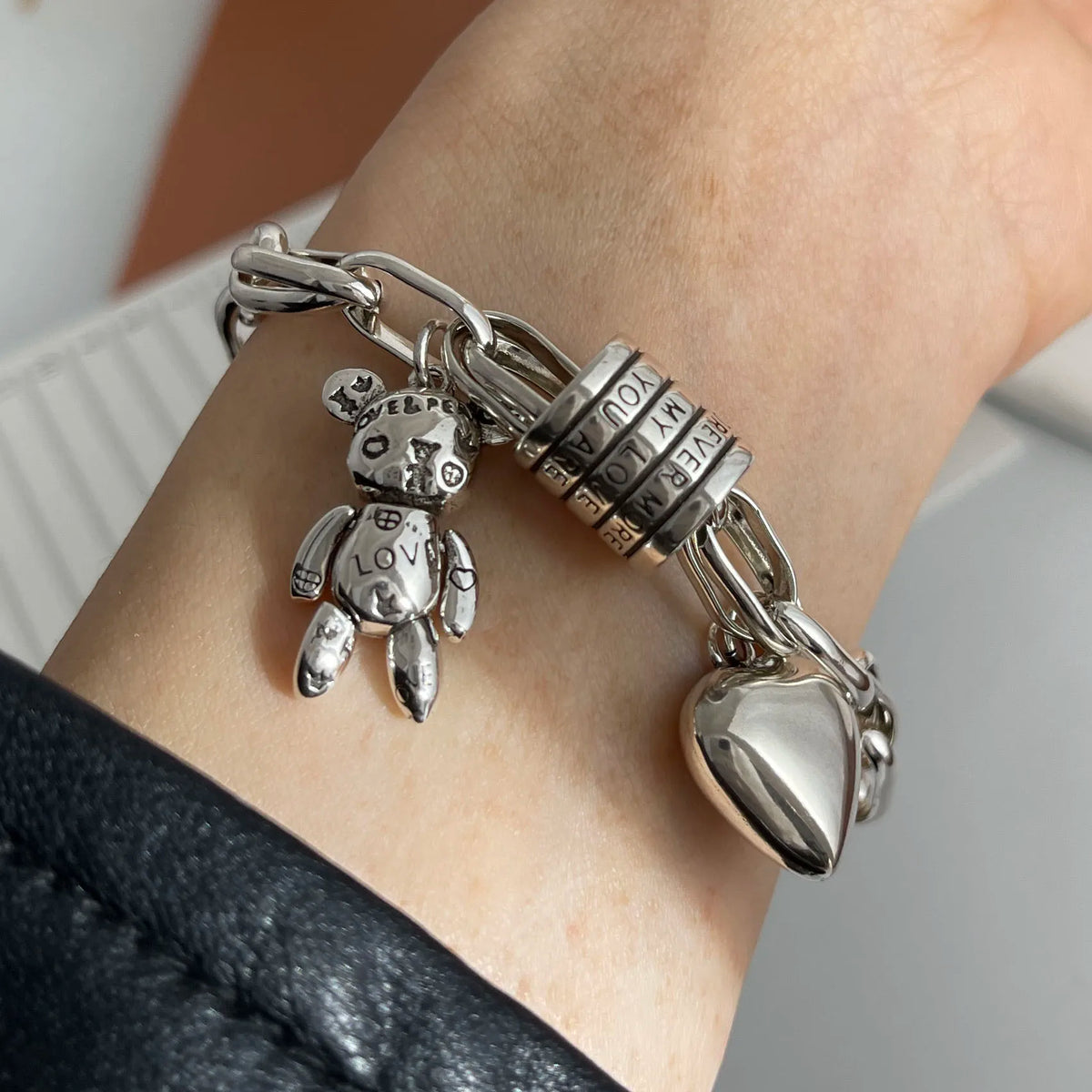 Bracelet Cœur Ourson Sweet Links argent 925 maillons larges porté au poignet GoHappy France