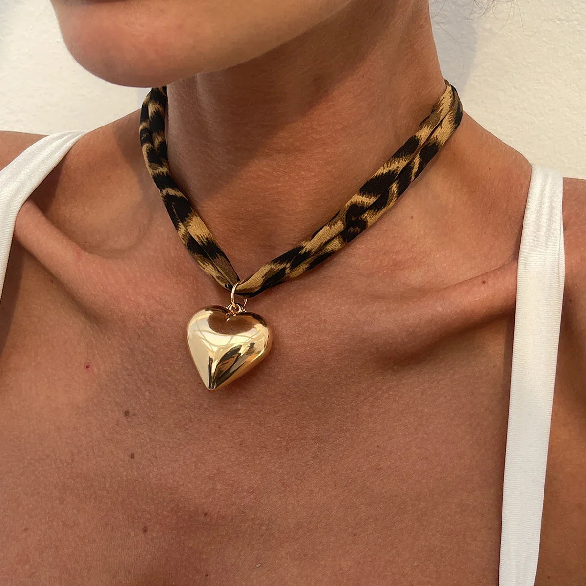 Collier Velours Léopard Pendentif Doré Femme Ethnique Boho Chic - collier femme GoHappy