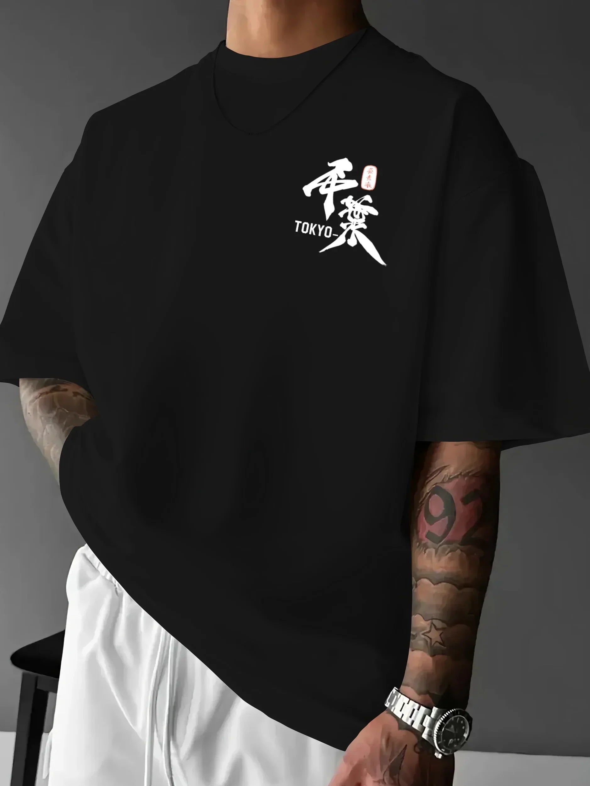 t-shirt homme noir oversize Tokyo calligraphie japonaise streetwear GoHappy.fr