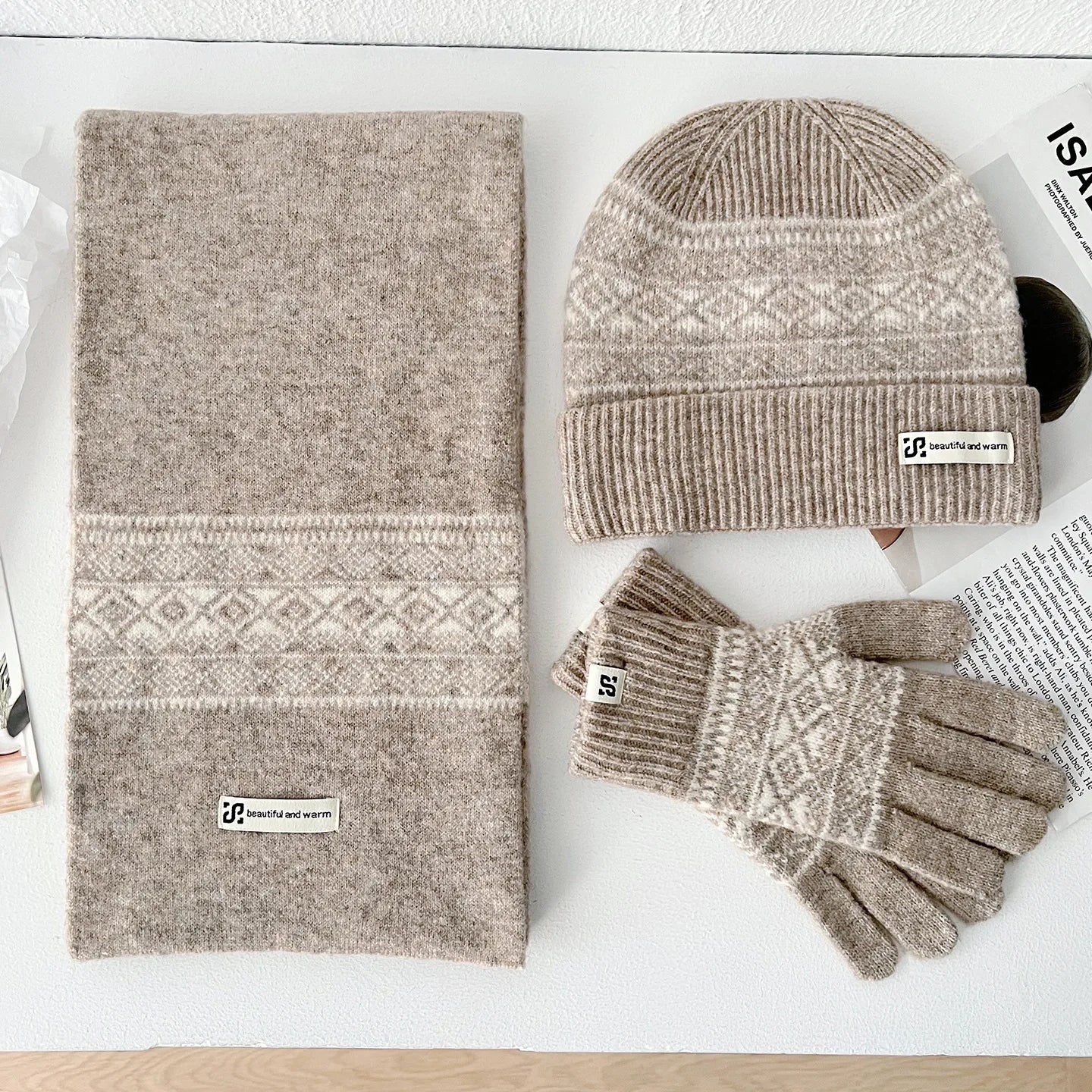 Ensemble Hiver Femme 3 Pièces Écharpe Bonnet Gants Laine Doux