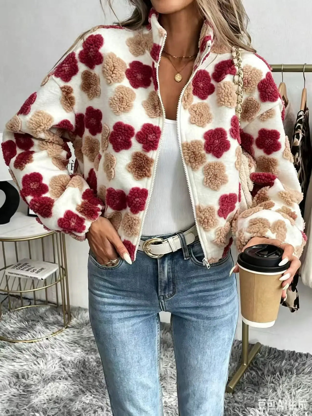 Bloom Days veste femme fleurie Bordeaux Sable fleurs bordeaux et beiges polyester zip col montant manches longues GoHappy France