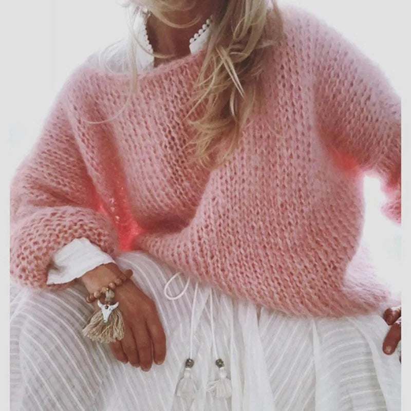 Pull femme Mila rose bonbon maille duveteuse manches longues encolure ronde GoHappy France