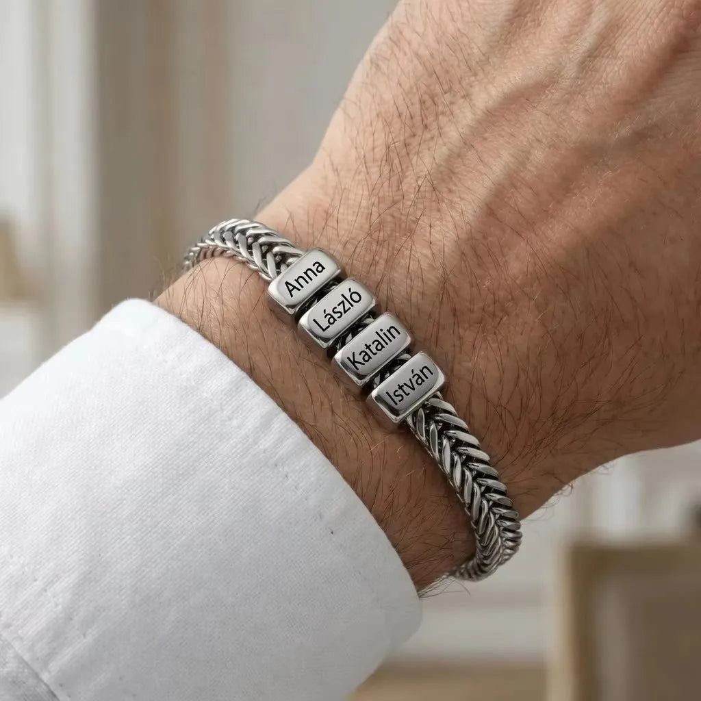 Bracelet Liens Uniques argenté prénoms gravés porté au poignet GoHappy France