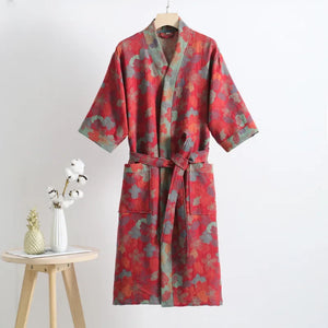Peignoir kimono Céleste en coton, modèle Fuchsia Jardin, vue de face avec ceinture