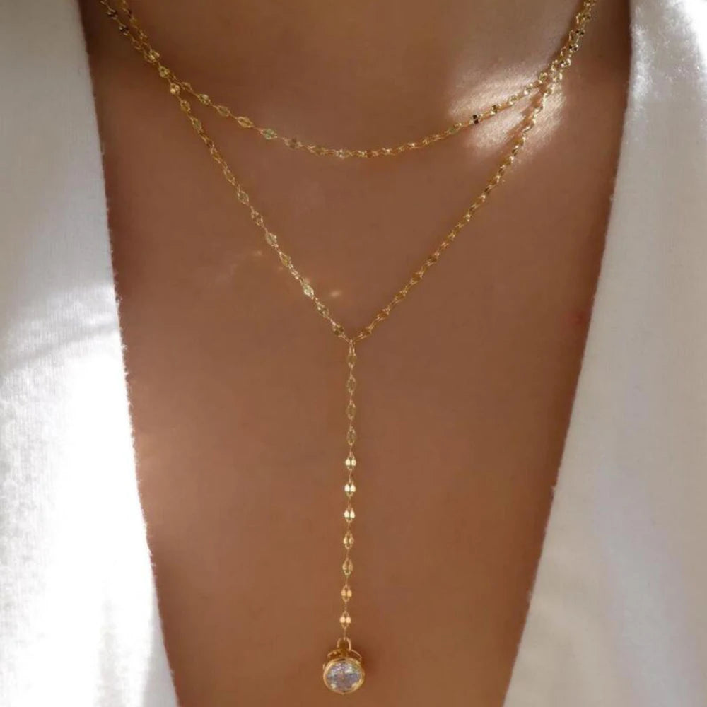 GoHappy France, collier femme Bohème Solaire Pendule · Pampille dorée, alliage de zinc, composition portée au décolleté