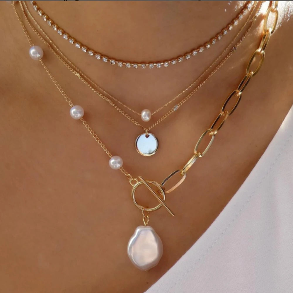 GoHappy France, collier femme Bohème Solaire Nacrina · Goutte perlée, alliage de zinc, composition portée au décolleté