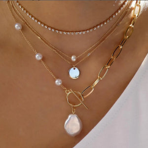 GoHappy France, collier femme Bohème Solaire Nacrina · Goutte perlée, alliage de zinc, composition portée au décolleté
