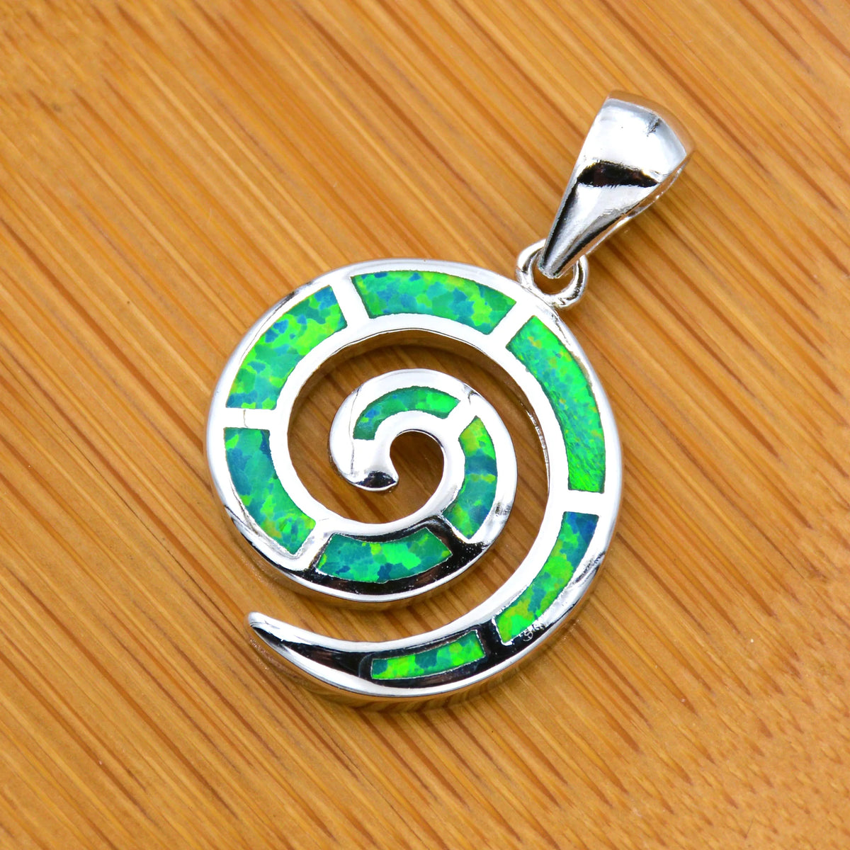 Collier Ocean Dream Laguna · Spirale verte effet opale