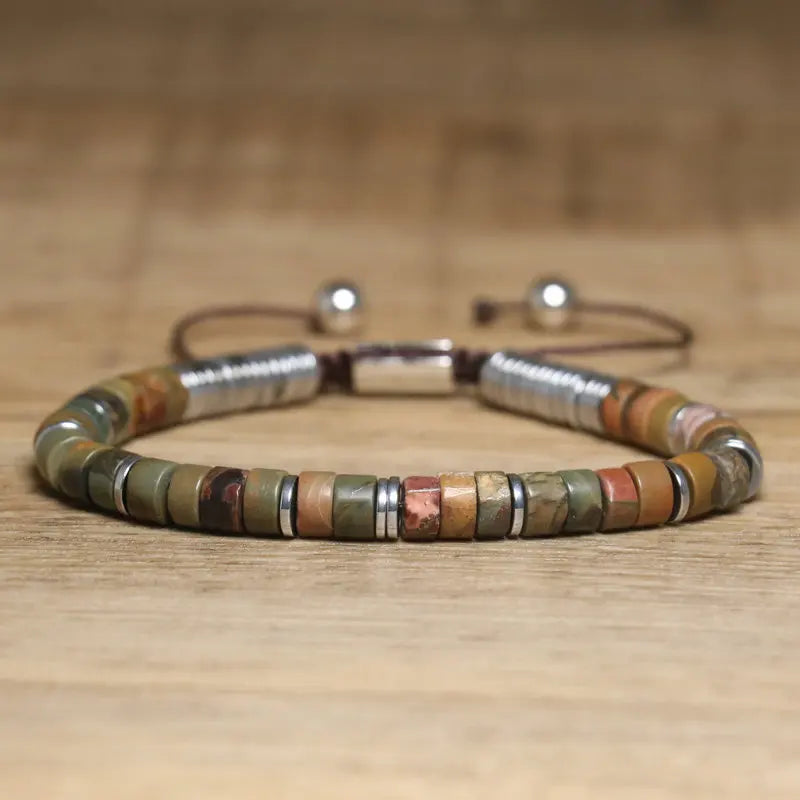 GoHappy France, bracelet ajustable Terra Libre Terre Mosaïque · Argenté, perles minérales sur cordon noué, vue de face