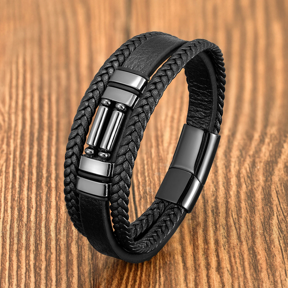 Bracelet Urban Stone multirang noir, vue du modèle 4